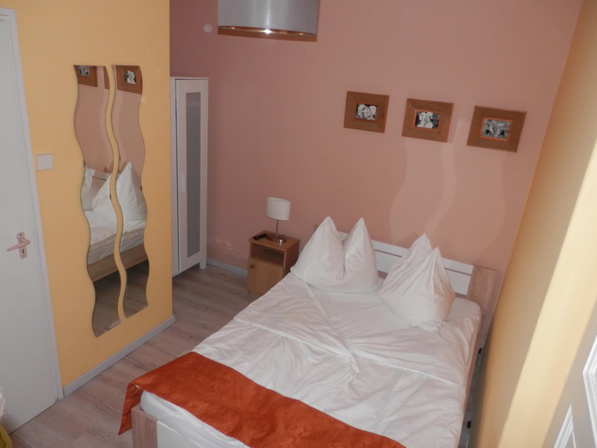 Ferienwohnung Muskatlis Haz Balatonlelle Exterior foto